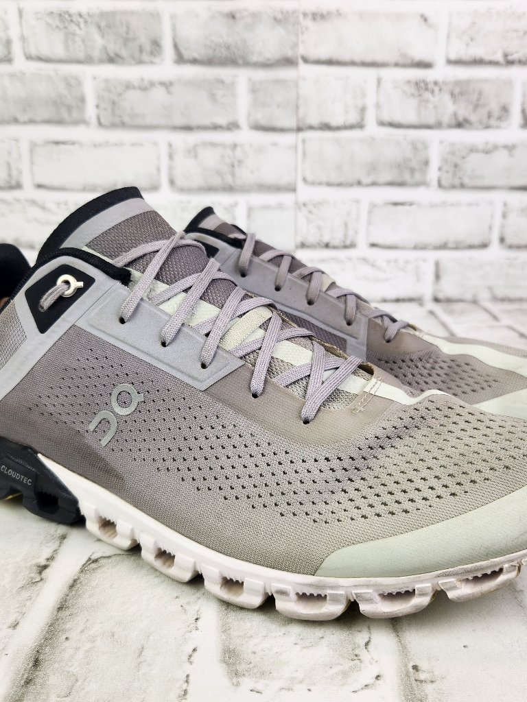 On Running Cloudflow 3.0 Men's Sz 12.5 Gray Yellow Athletic Lightweight Sneakers